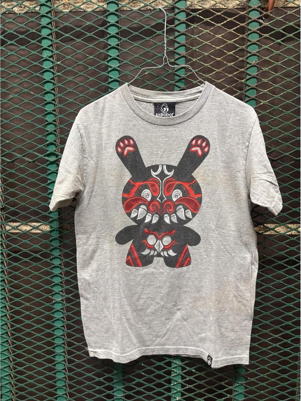 RARE Vintage Y2K 00s KidRobot Azteca Jesse Hernandez Small Tee Shirt Vinyl Toys